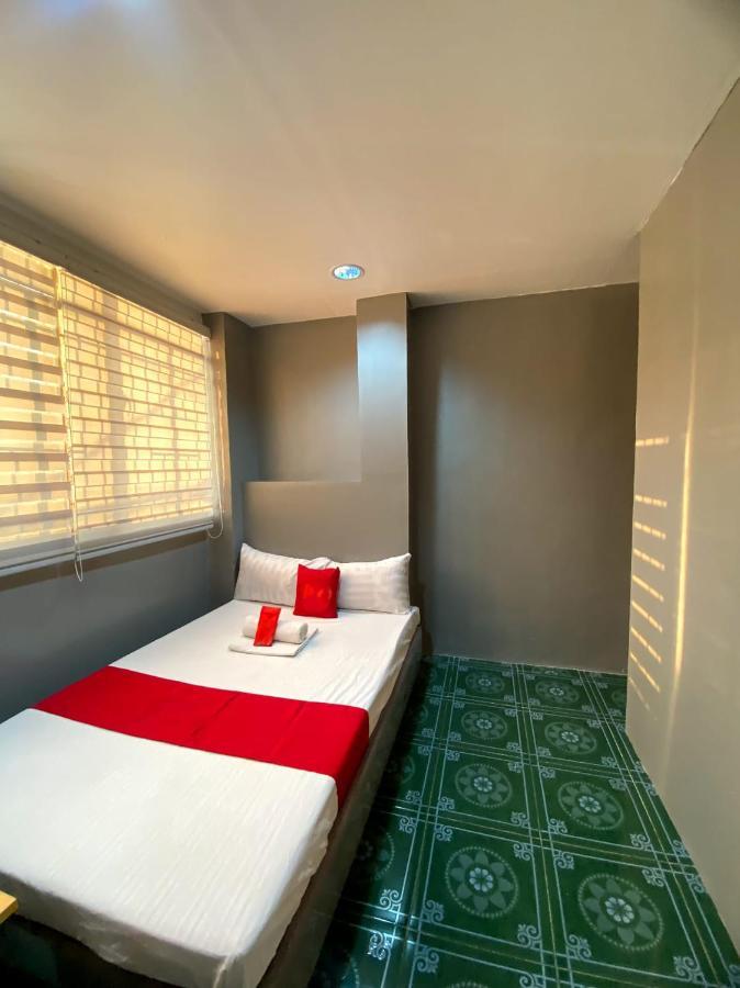 Oyo 104 Manila Venetian Hotel Extérieur photo