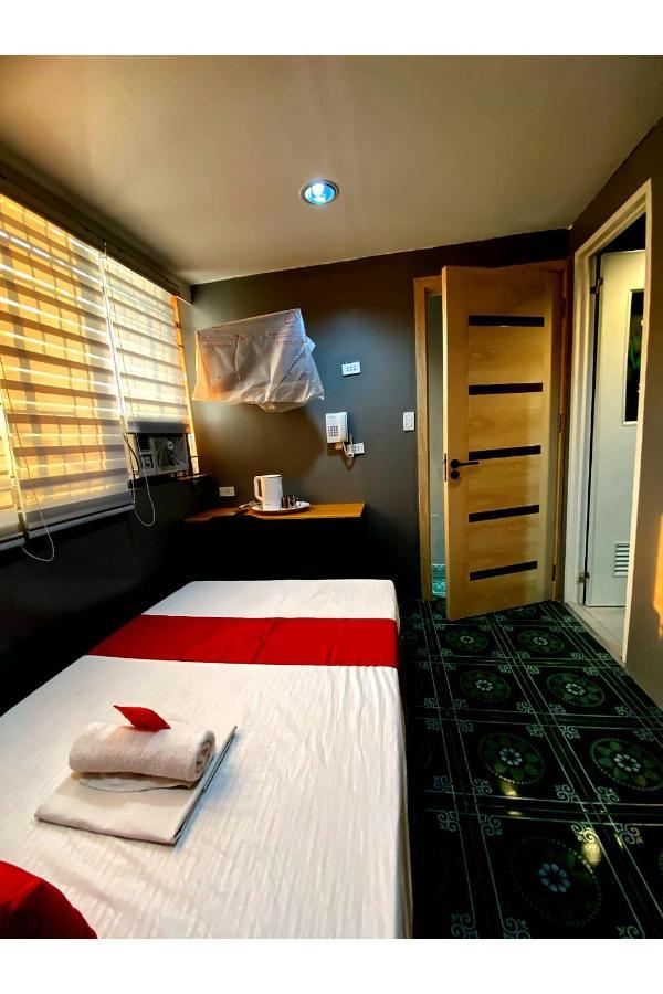 Oyo 104 Manila Venetian Hotel Extérieur photo